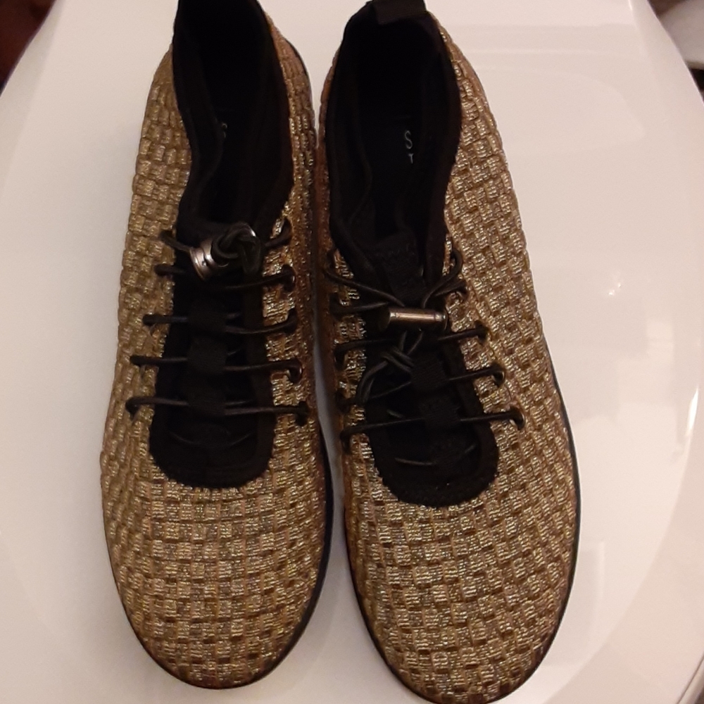 Steven by Steve Madden BASE gold sneaker wedges
